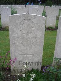 Etaples Military Cemetery - Dickson, George McKenzie